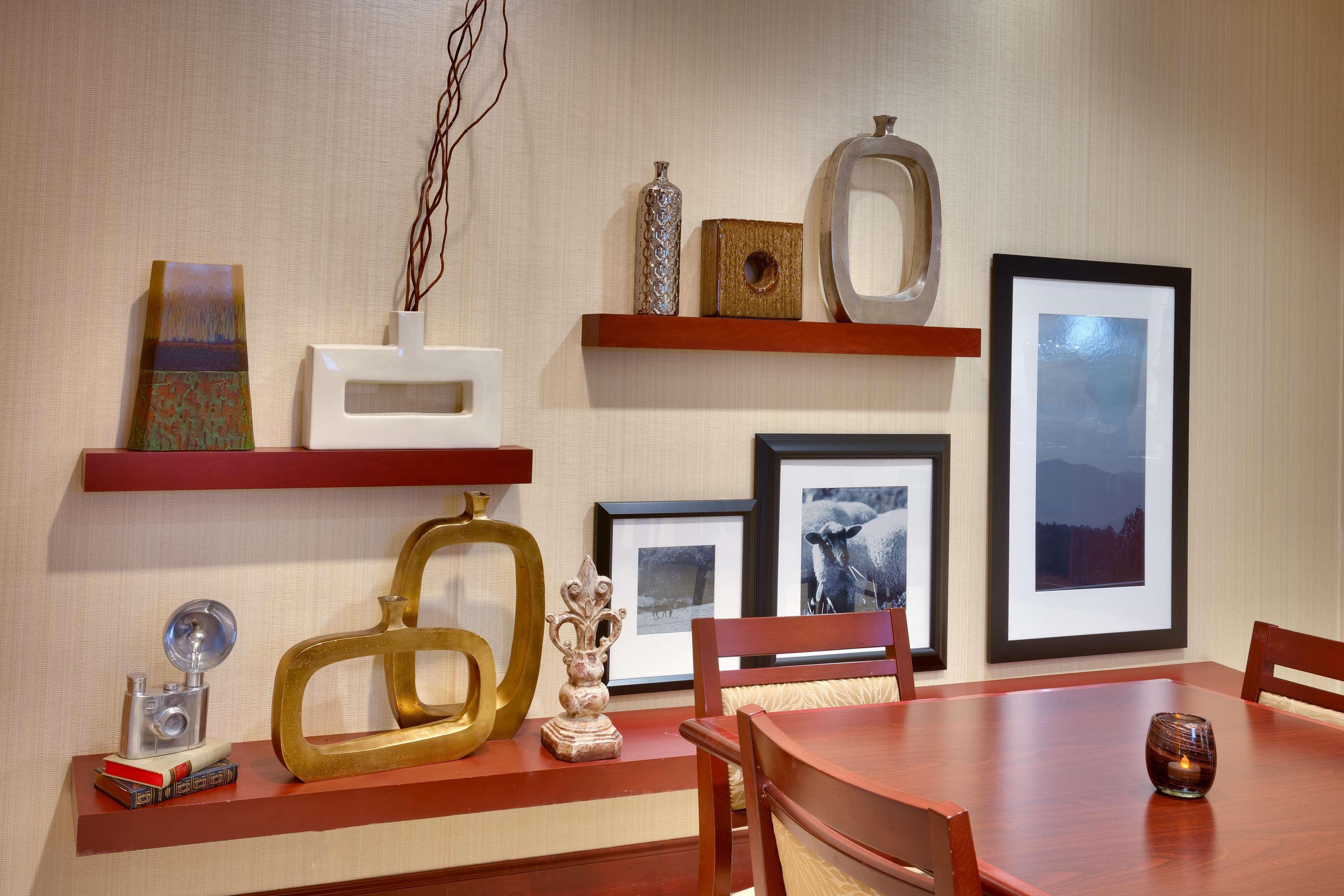 Hampton Inn Тремонтон Экстерьер фото