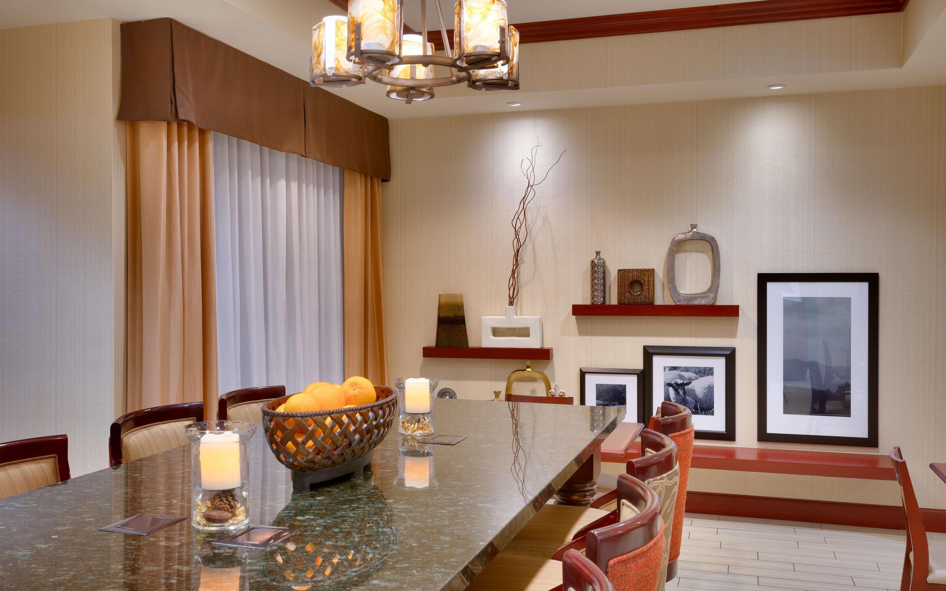 Hampton Inn Тремонтон Экстерьер фото