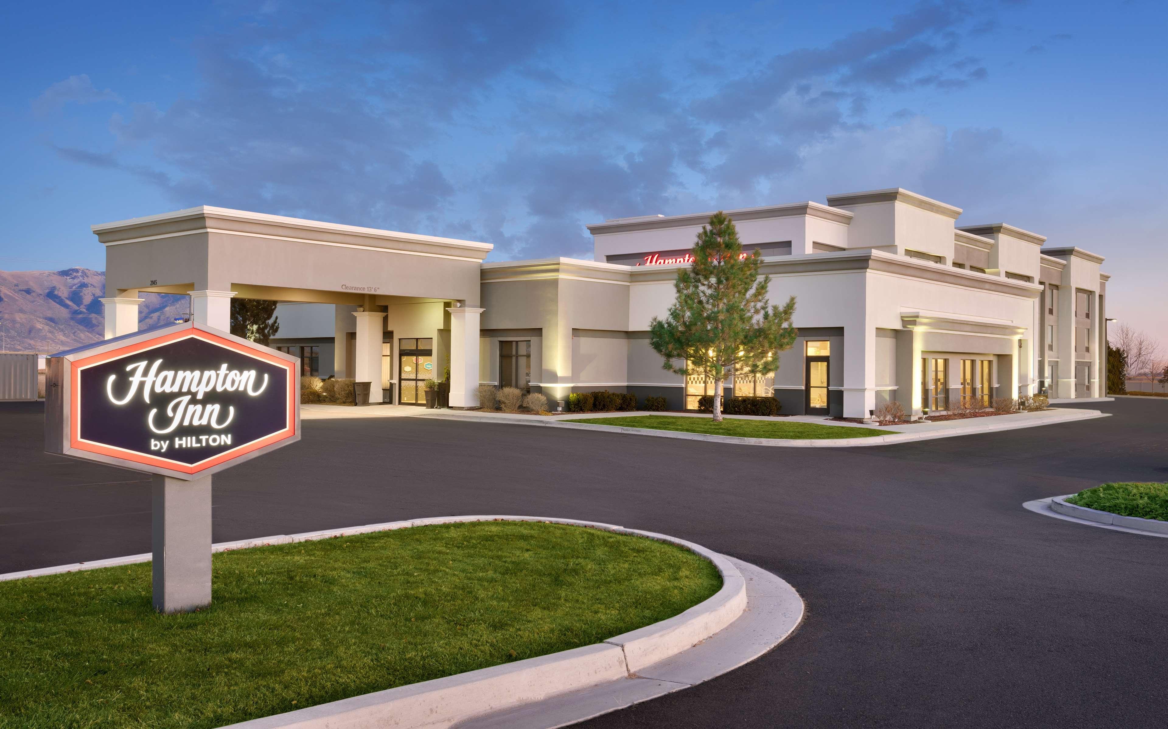 Hampton Inn Тремонтон Экстерьер фото