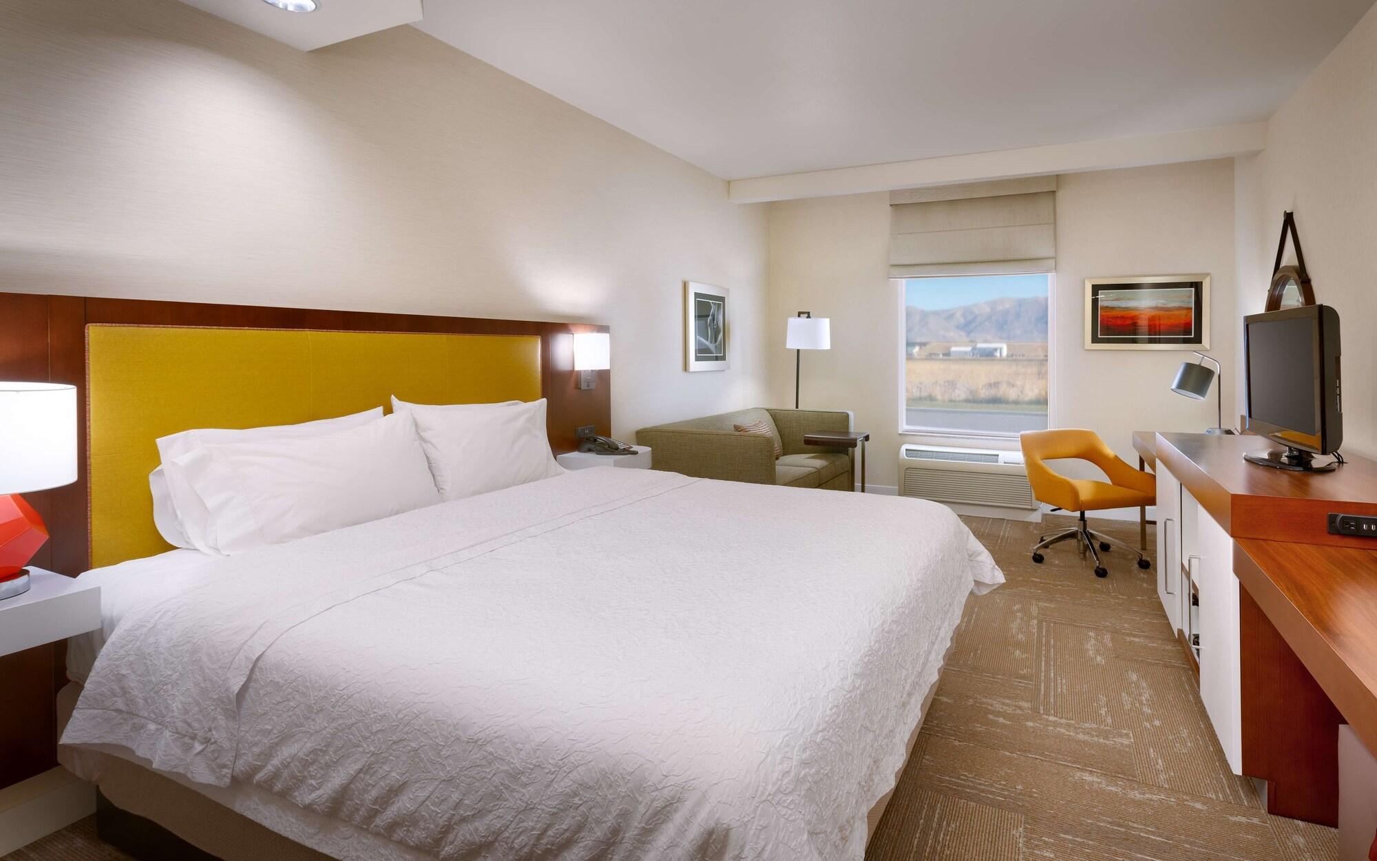Hampton Inn Тремонтон Экстерьер фото