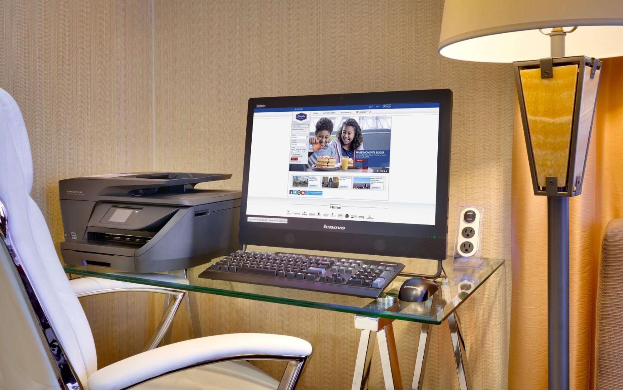 Hampton Inn Тремонтон Экстерьер фото