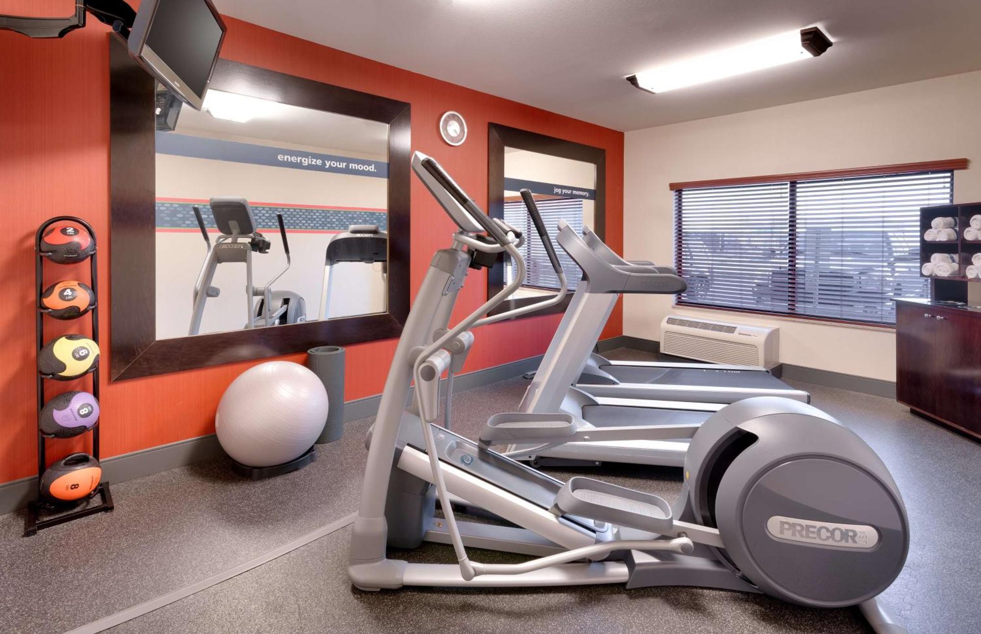 Hampton Inn Тремонтон Экстерьер фото