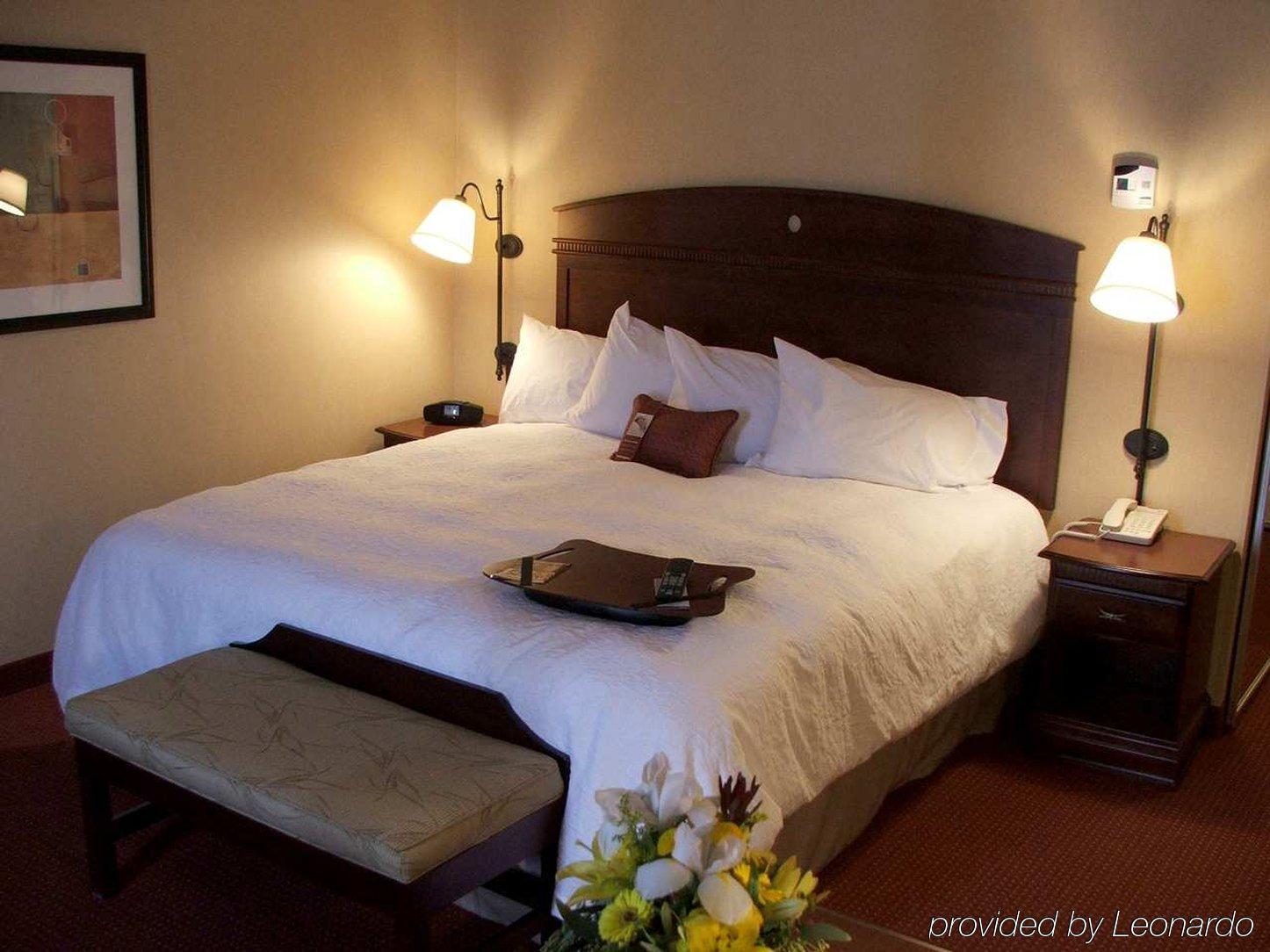 Hampton Inn Тремонтон Номер фото
