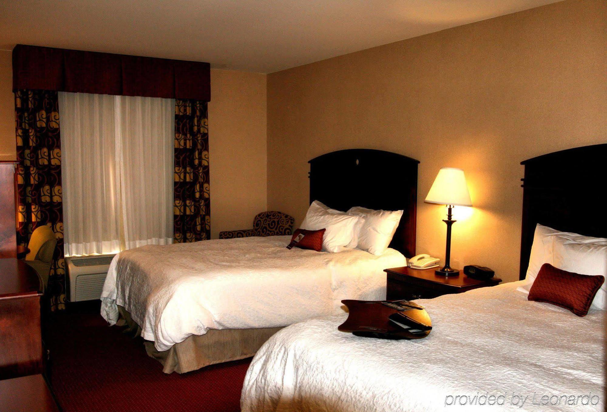 Hampton Inn Тремонтон Номер фото
