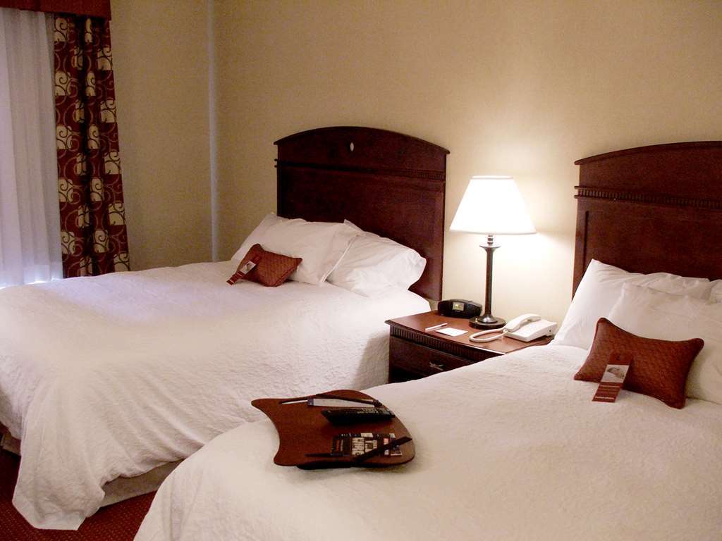 Hampton Inn Тремонтон Номер фото