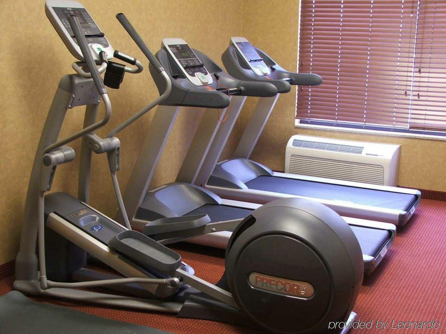 Hampton Inn Тремонтон Экстерьер фото